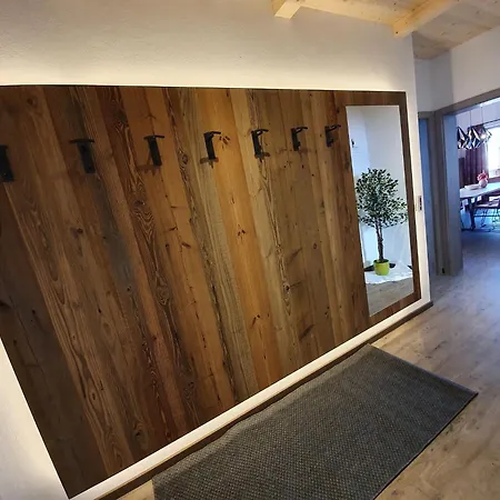 アパート In Near Lift *