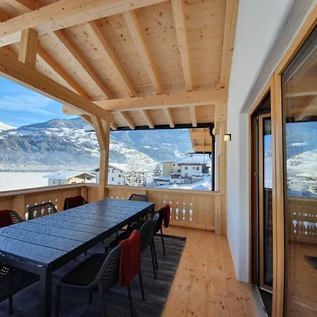 In Near Lift アパート *