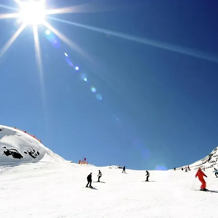 Apartament In Near Lift *